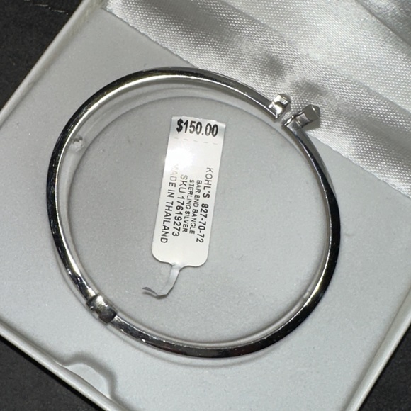 Real silver bangle, worn maybe 3 times - comes with original box and tag - Picture 2 of 2